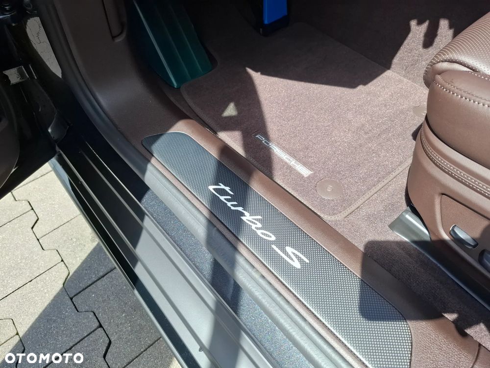 Porsche Panamera Turbo S E-Hybrid PHEV - 14