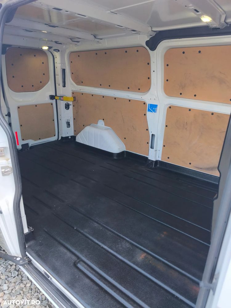 Ford Transit Custom - 13