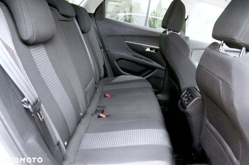 Peugeot 3008 - 16