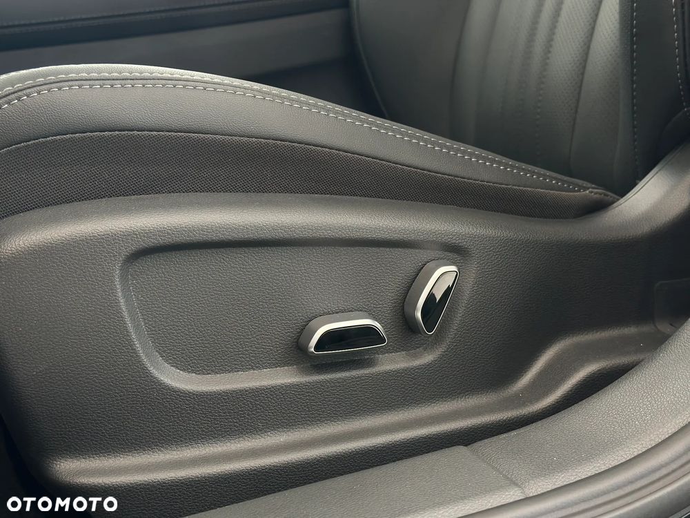 Hongqi H5 2.0T Comfort - 12
