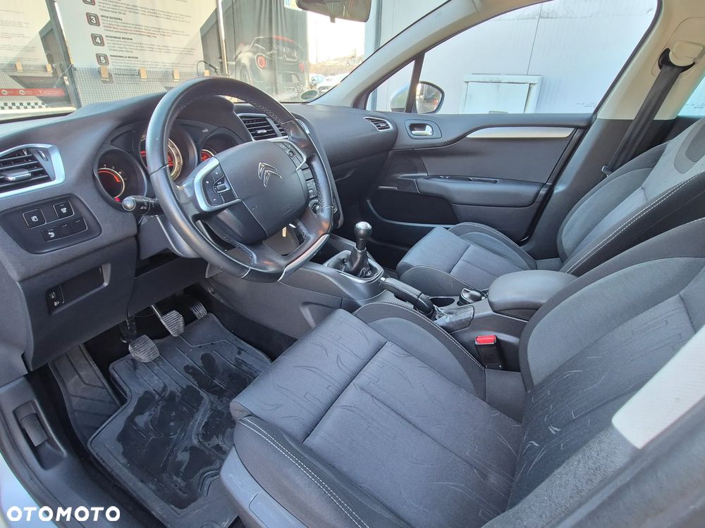 Citroën C4 VTi 120 Attraction - 24