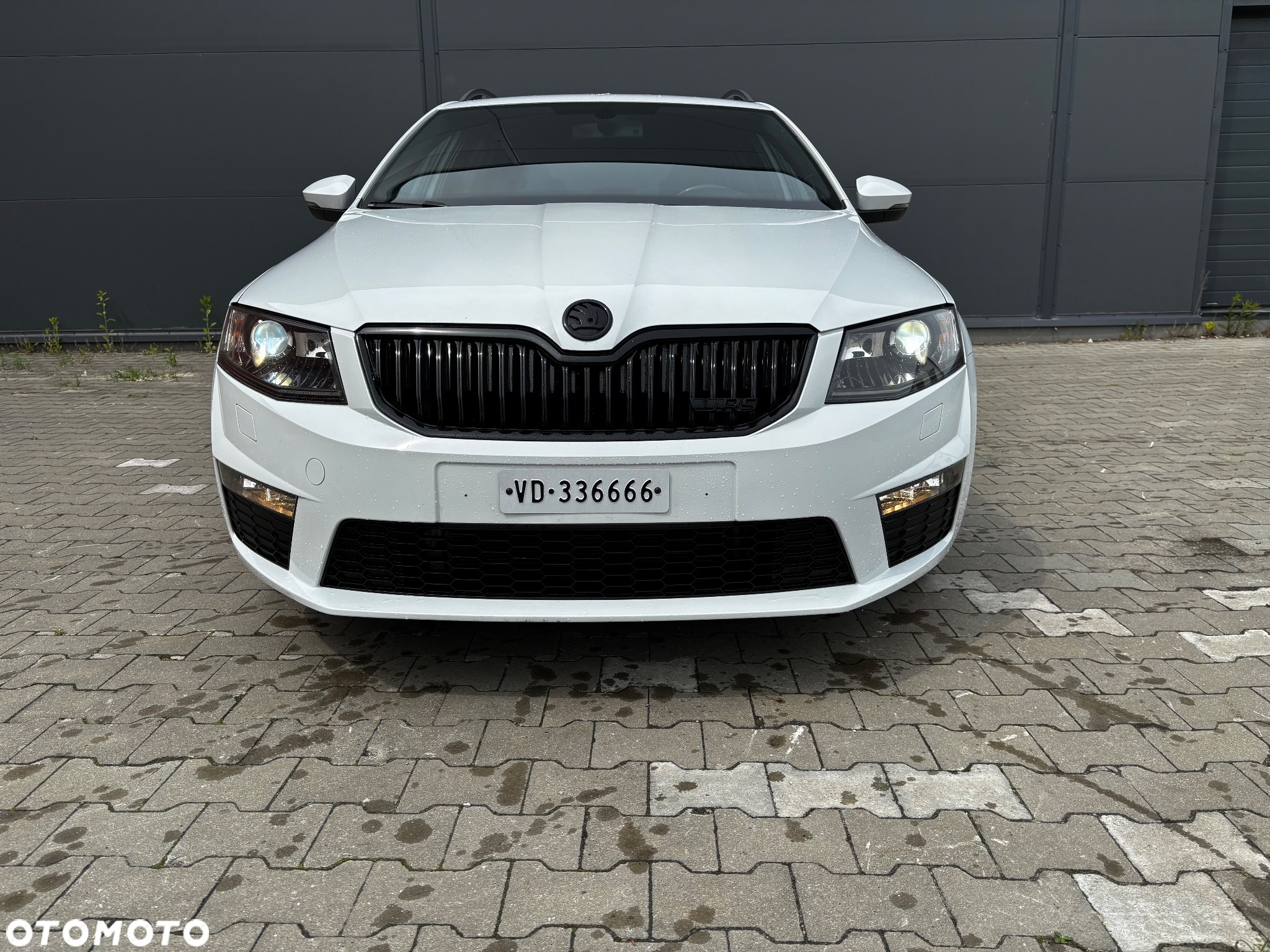Skoda Octavia 2.0 TDI DSG RS - 15