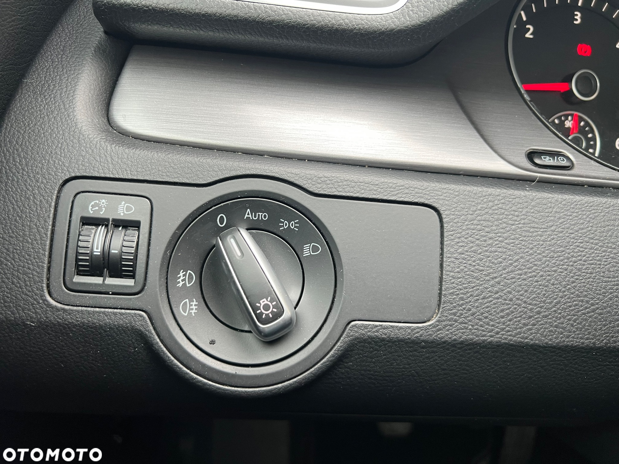 Volkswagen Passat Variant 2.0 Blue TDI SCR Comfortline - 24
