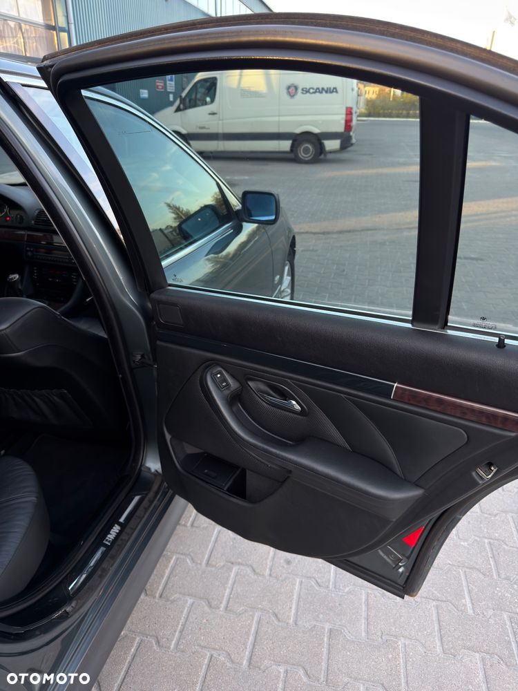 BMW Seria 5 520d - 19