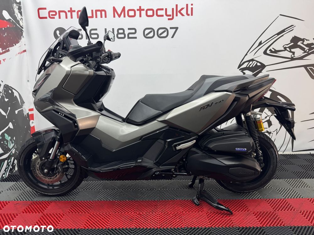 Honda ADV350 - 5