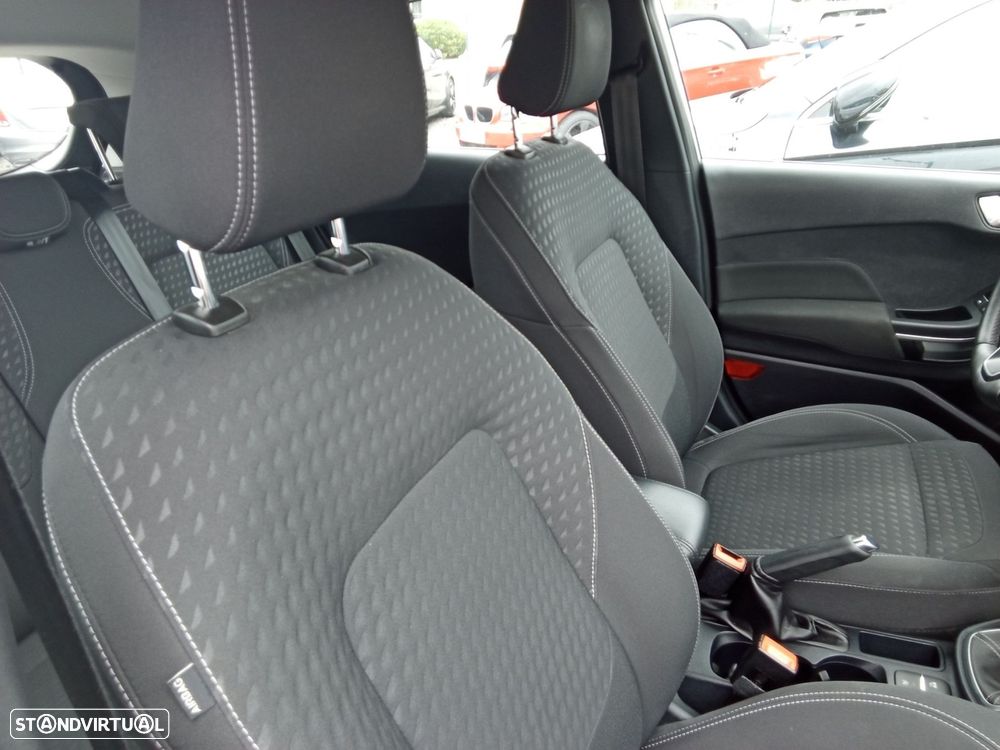Ford Fiesta 1.0 EcoBoost Titanium - 23