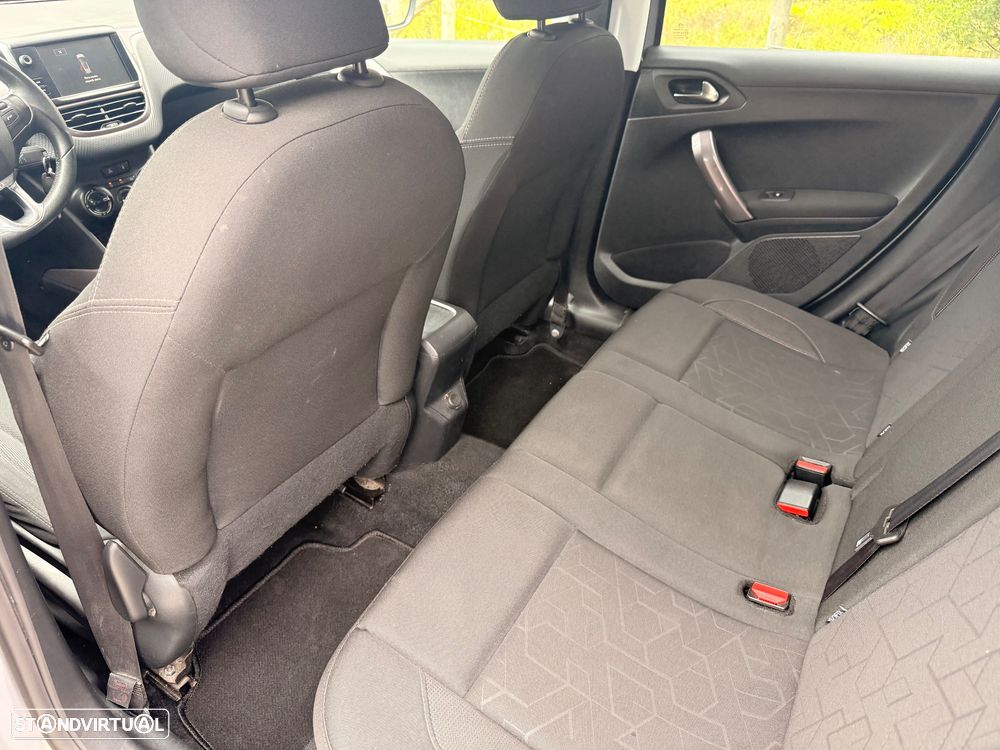 Peugeot 2008 1.2 PureTech Style - 16