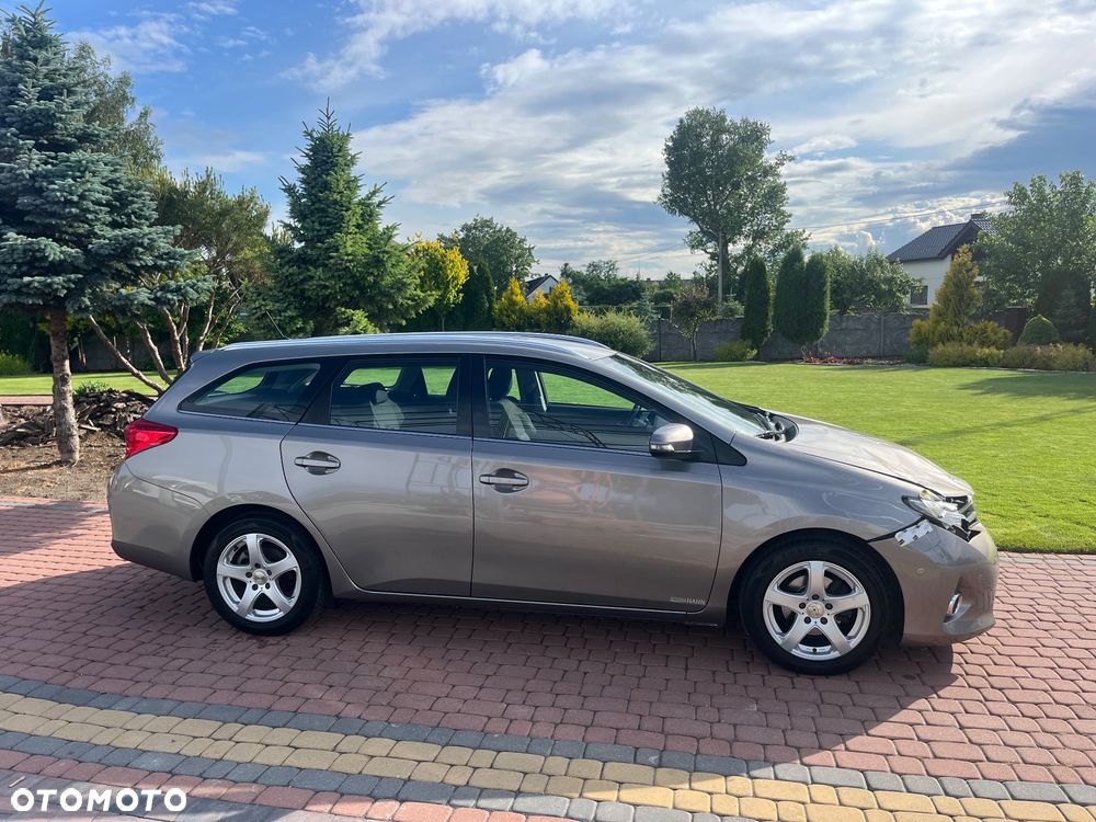 Toyota Auris 1.6 Valvematic Executive - 5