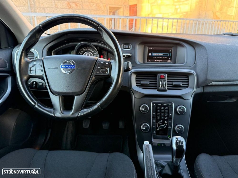 Volvo V40 Cross Country 1.6 D2 Kinetic - 8