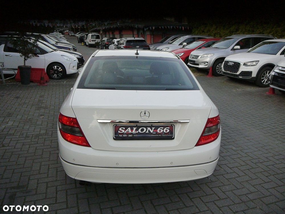 Mercedes-Benz Klasa C 180 BlueEFFICIENCY 7G-TRONIC Avantgarde - 12