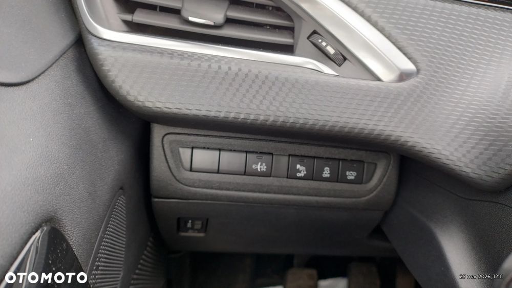 Peugeot 208 - 21