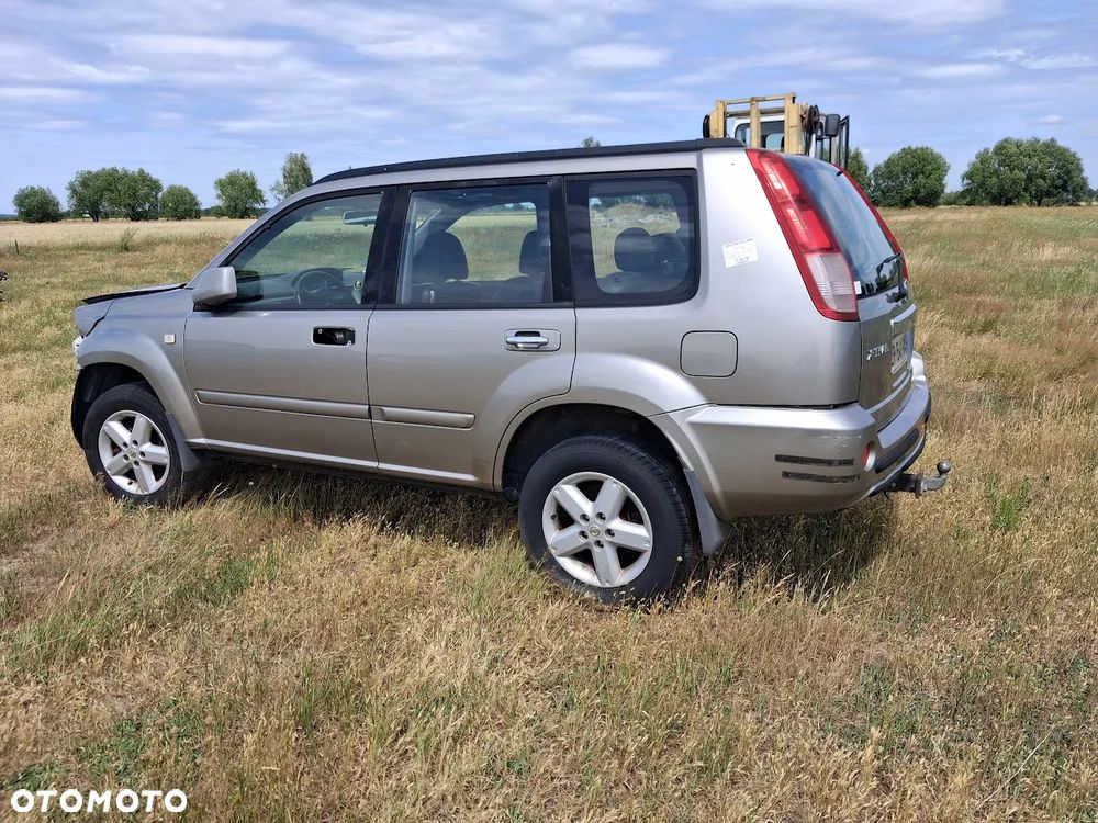 Nissan X-Trail 2.5 4x4 Elegance - 6