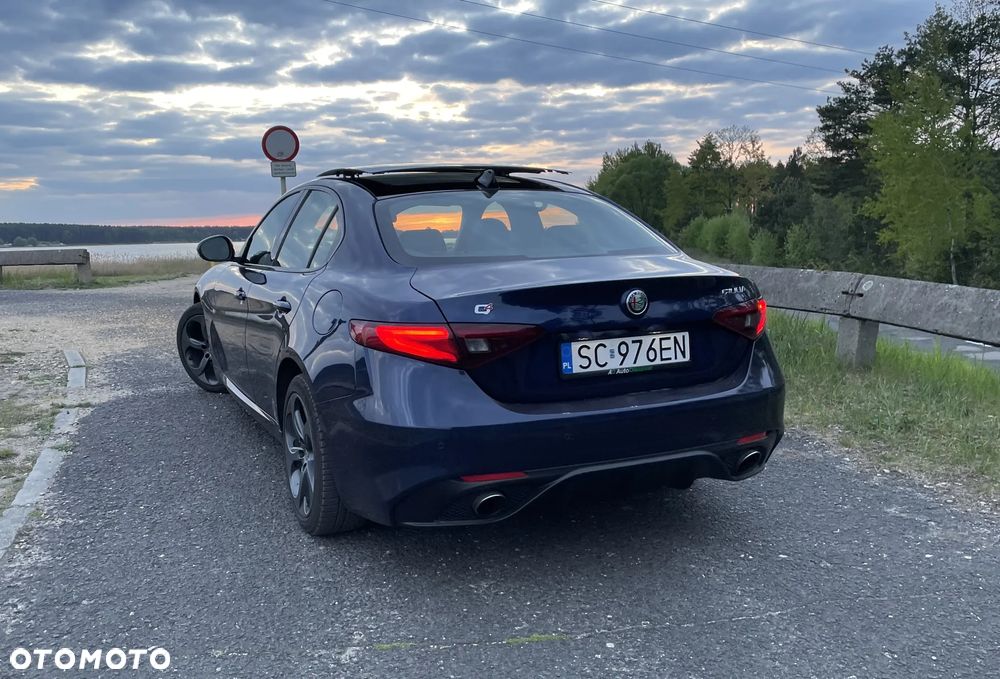Alfa Romeo Giulia 2.0 Turbo 16V AT8-Q4 Veloce - 10