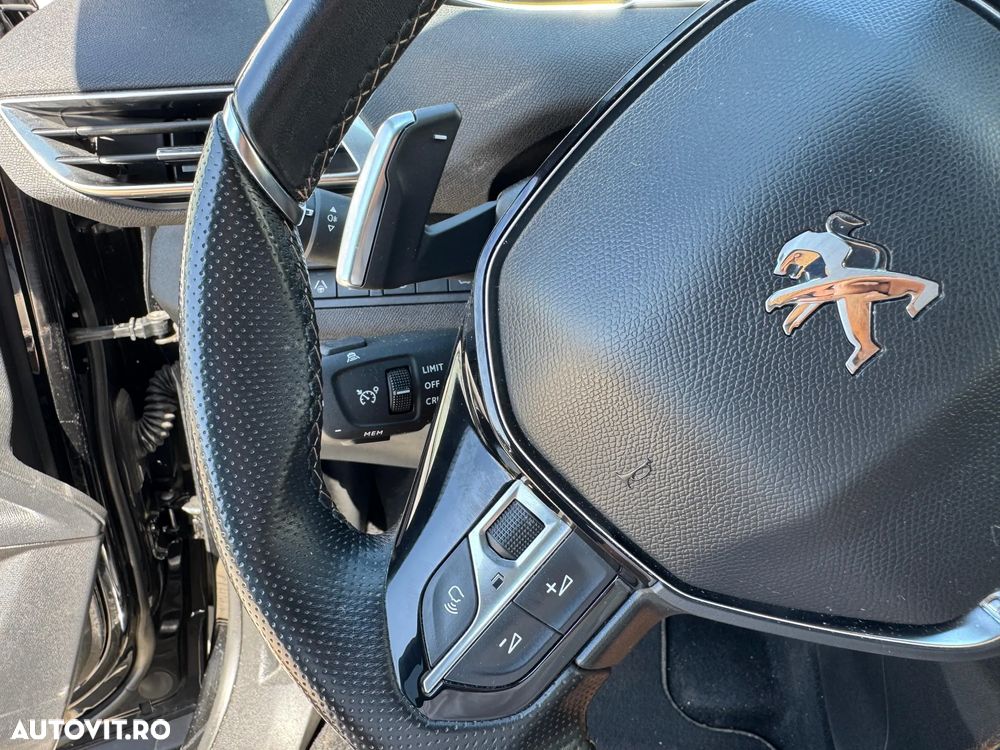 Peugeot 3008 PHEV EAT8 4X4 GT Pack - 13