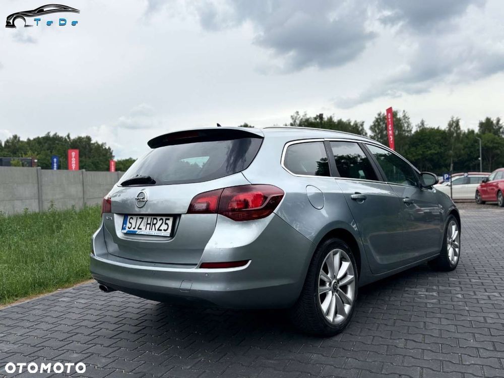 Opel Astra 2.0 CDTI Cosmo - 10