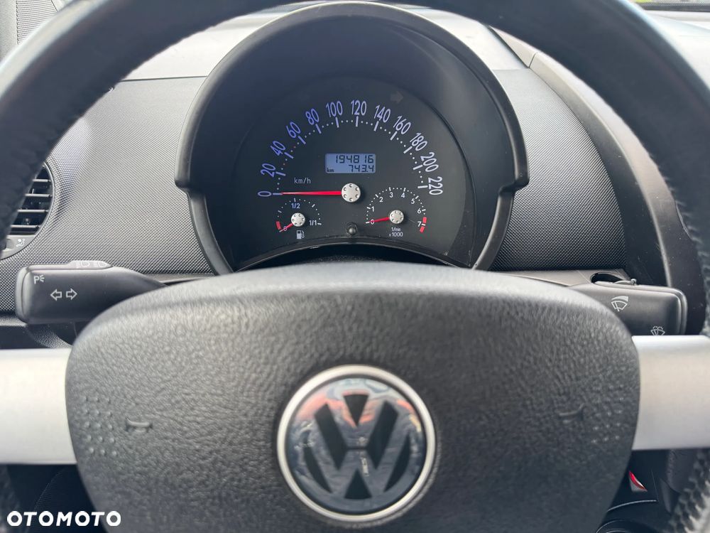 Volkswagen New Beetle 1.6 Arte - 18