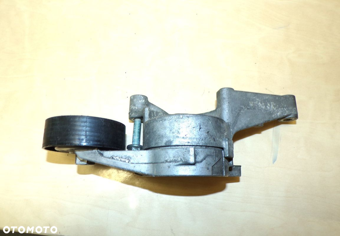 VW T5 1.9 TDI 06- NAPINACZ PASKA WIELOROWKOWEGO ROLKA - 3