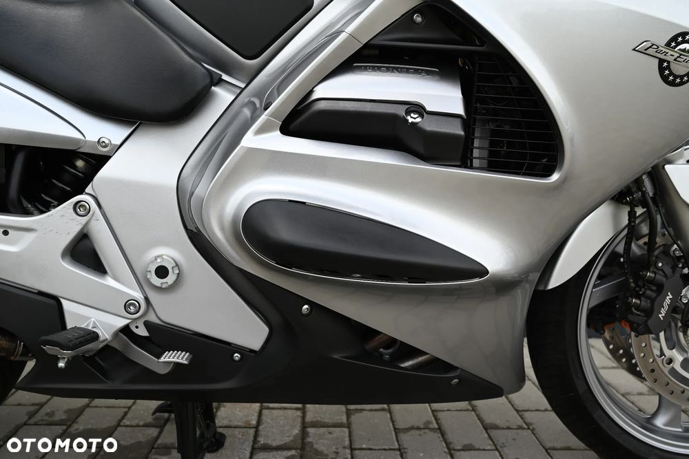 Honda ST - 10