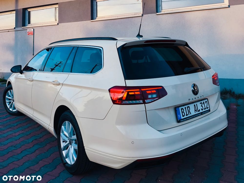 Volkswagen Passat 2.0 TDI SCR DSG Business - 4