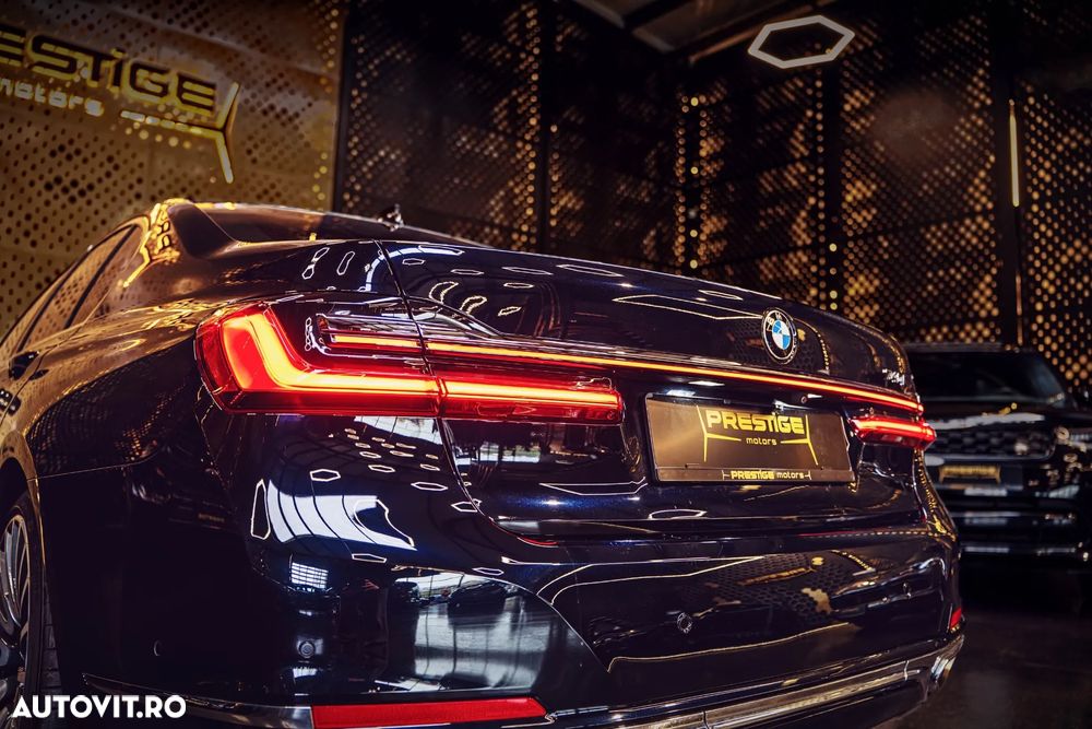 BMW Seria 7 740i - 8