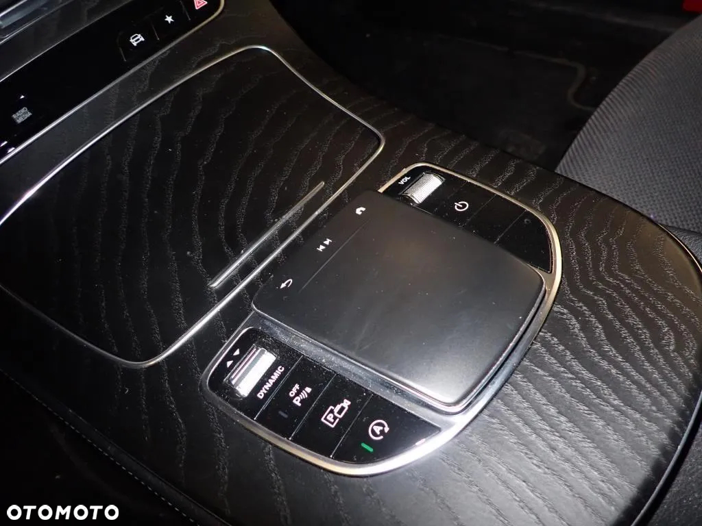 Mercedes-Benz Klasa E - 16
