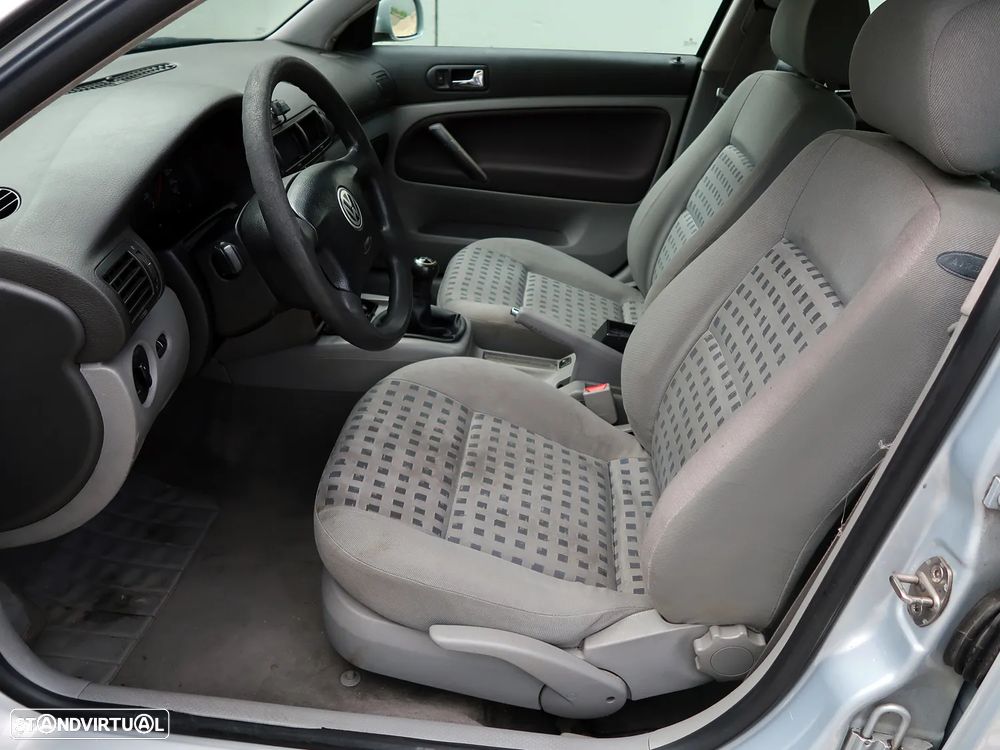 VW Passat 1.9 TDi Confortline - 13