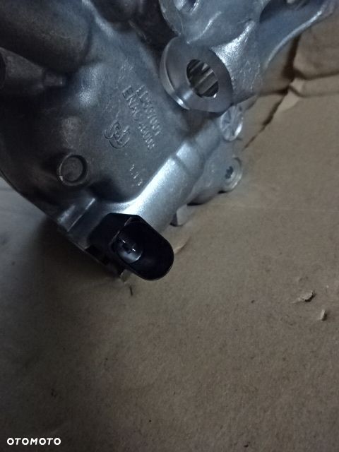 Kompresor klimatyzacji VW Touran III 5Q0816803J - 6