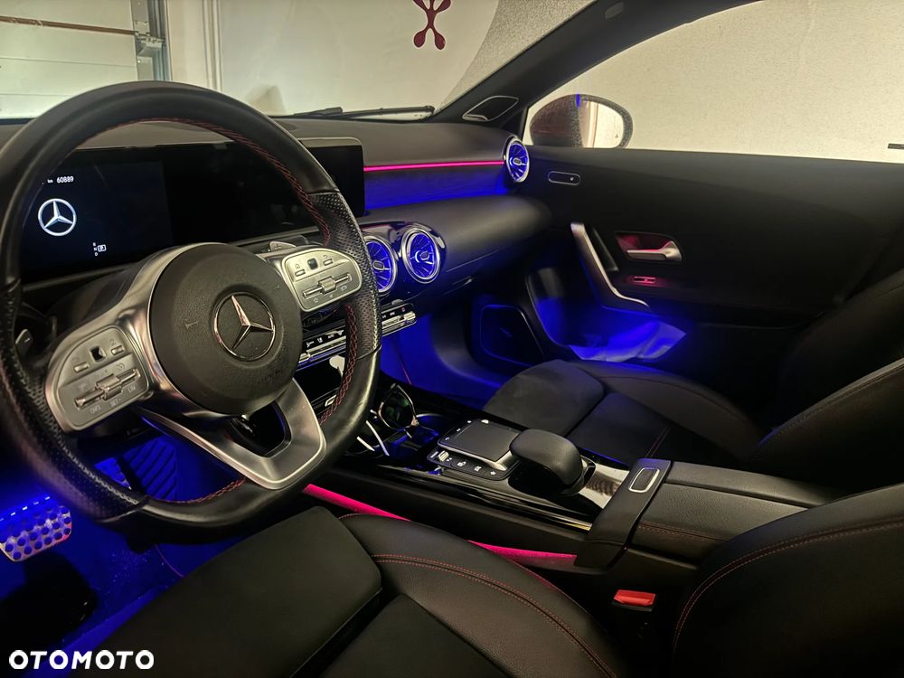 Mercedes-Benz Klasa A 180 AMG Line 7G-DCT - 3