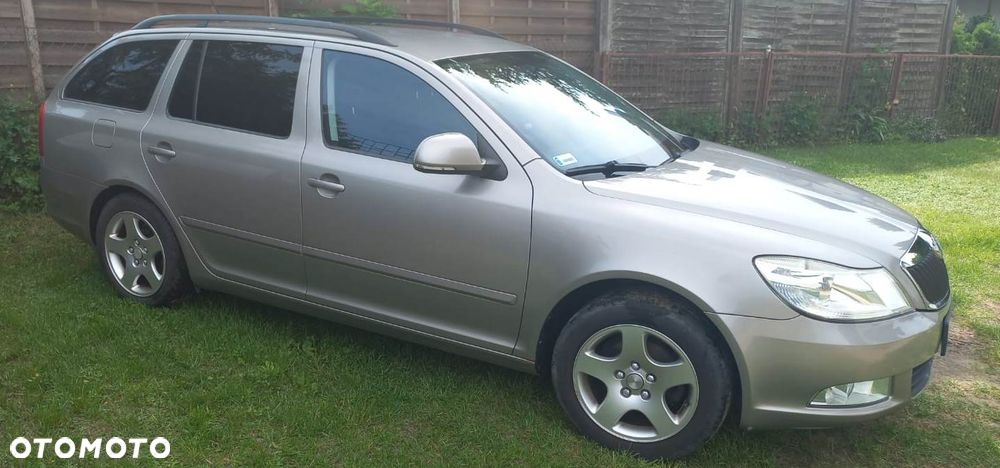 Skoda Octavia 1.6 Elegance - 2