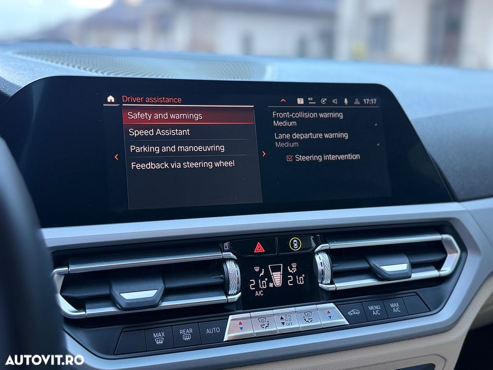 BMW Seria 3 330e Aut. - 36