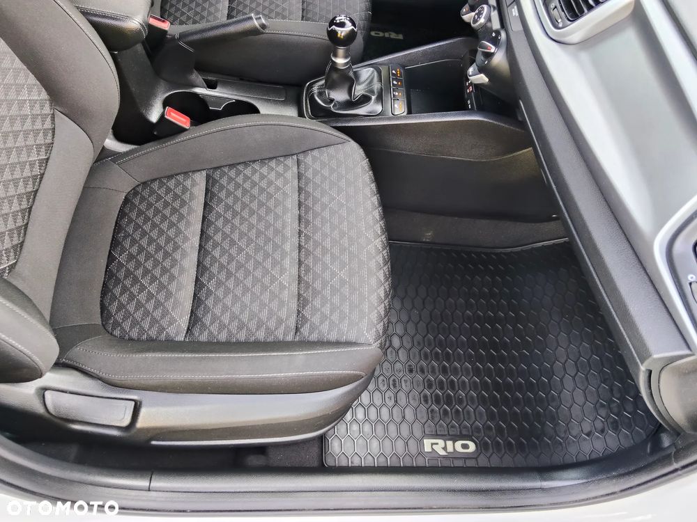 Kia Rio 1.2 Attract - 30