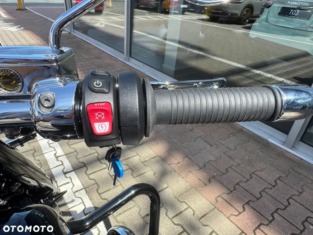 BMW R - 8