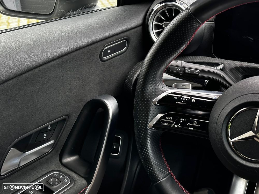 Mercedes-Benz A 250 e 8G-DCT AMG Line - 29
