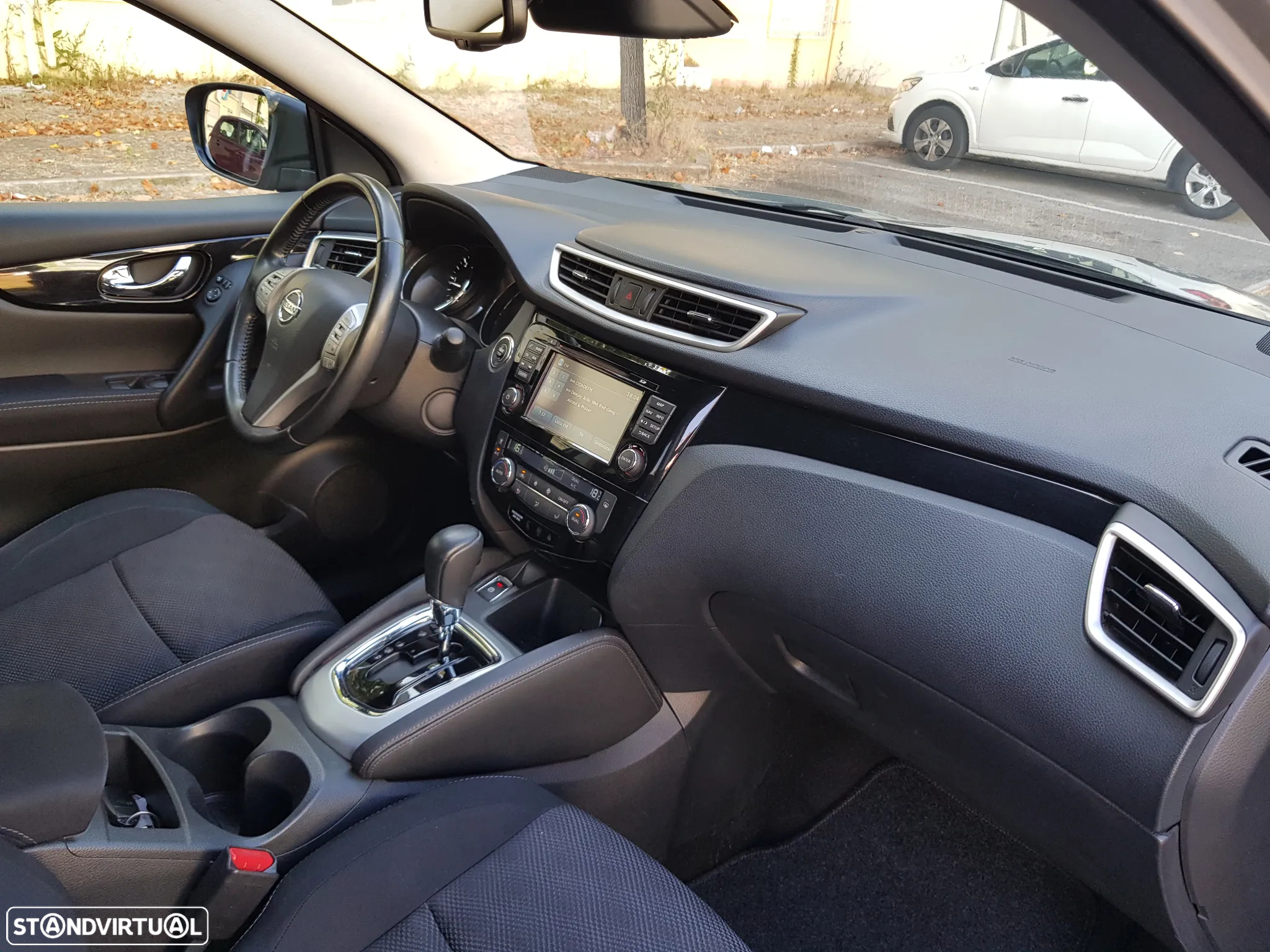 Nissan Qashqai 1.6 dCi 360 Xtronic - 35