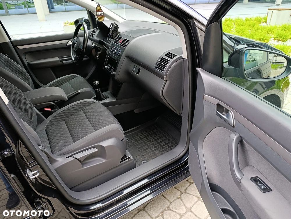 Volkswagen Touran 2.0 TDI DPF BlueMotion Technology Life - 10