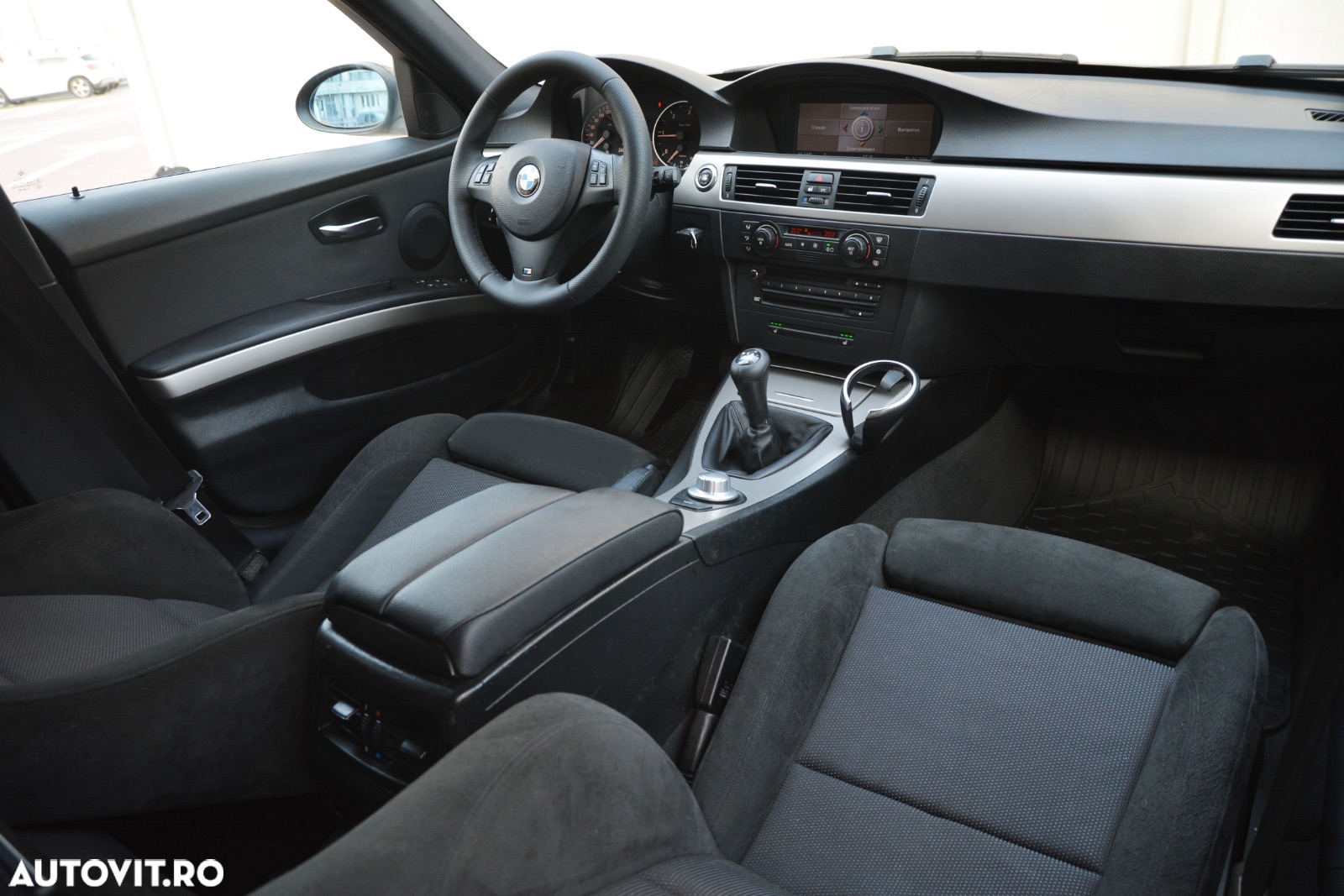 BMW Seria 3 320d DPF Touring - 14