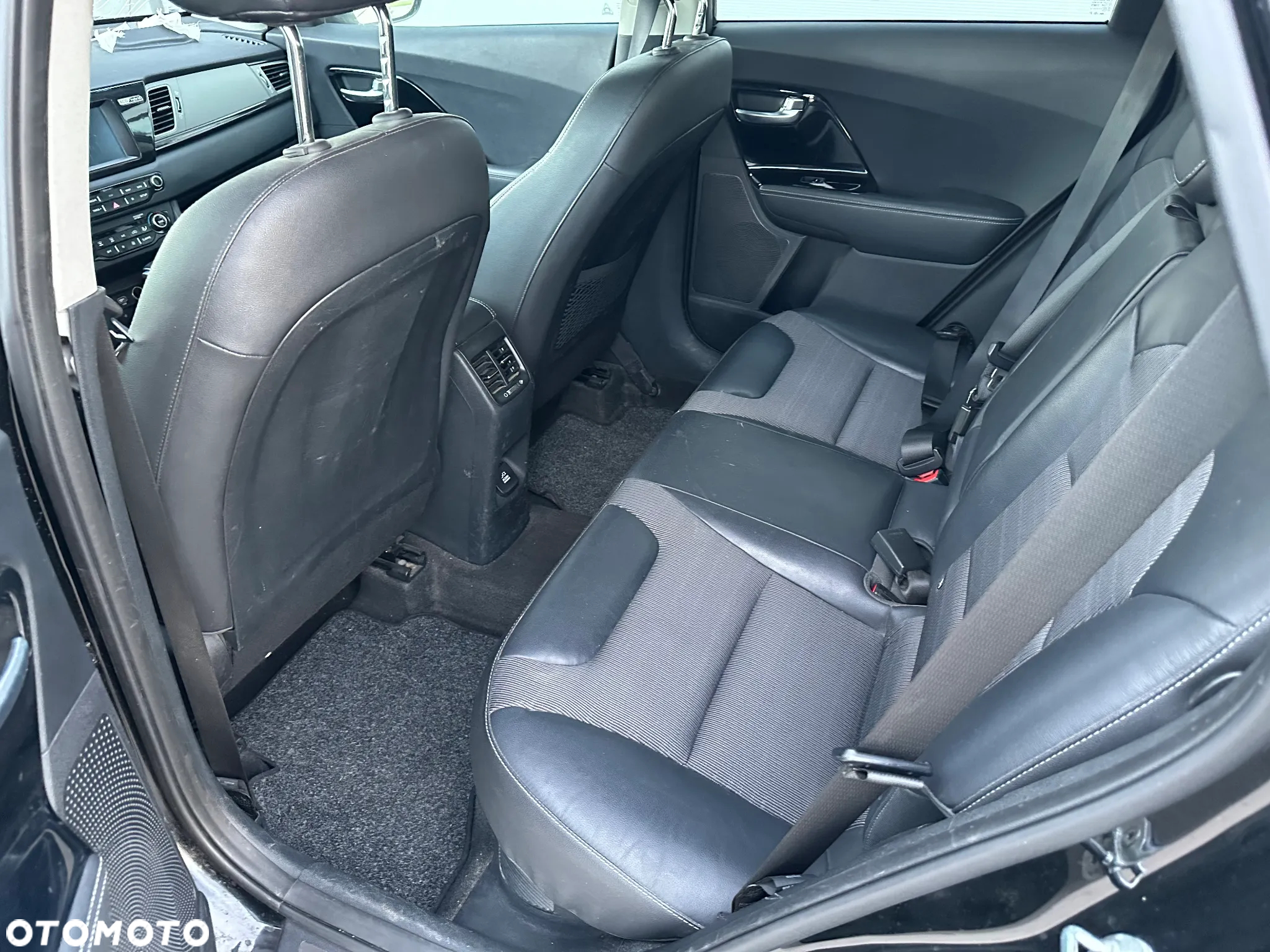 Kia Niro 1.6 GDI Hybrid L - 11