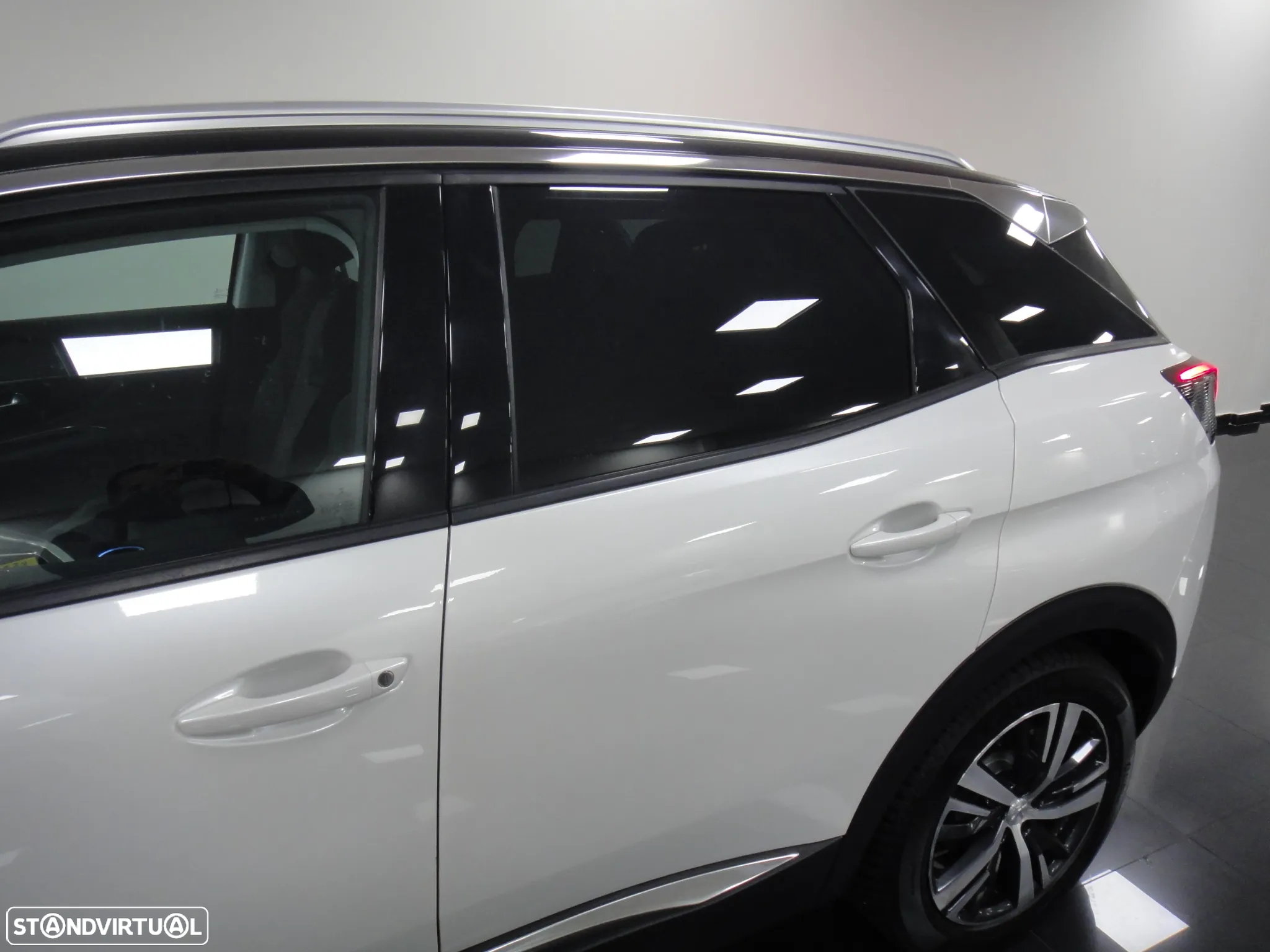 Peugeot 3008 1.2 PureTech Allure EAT8 - 9