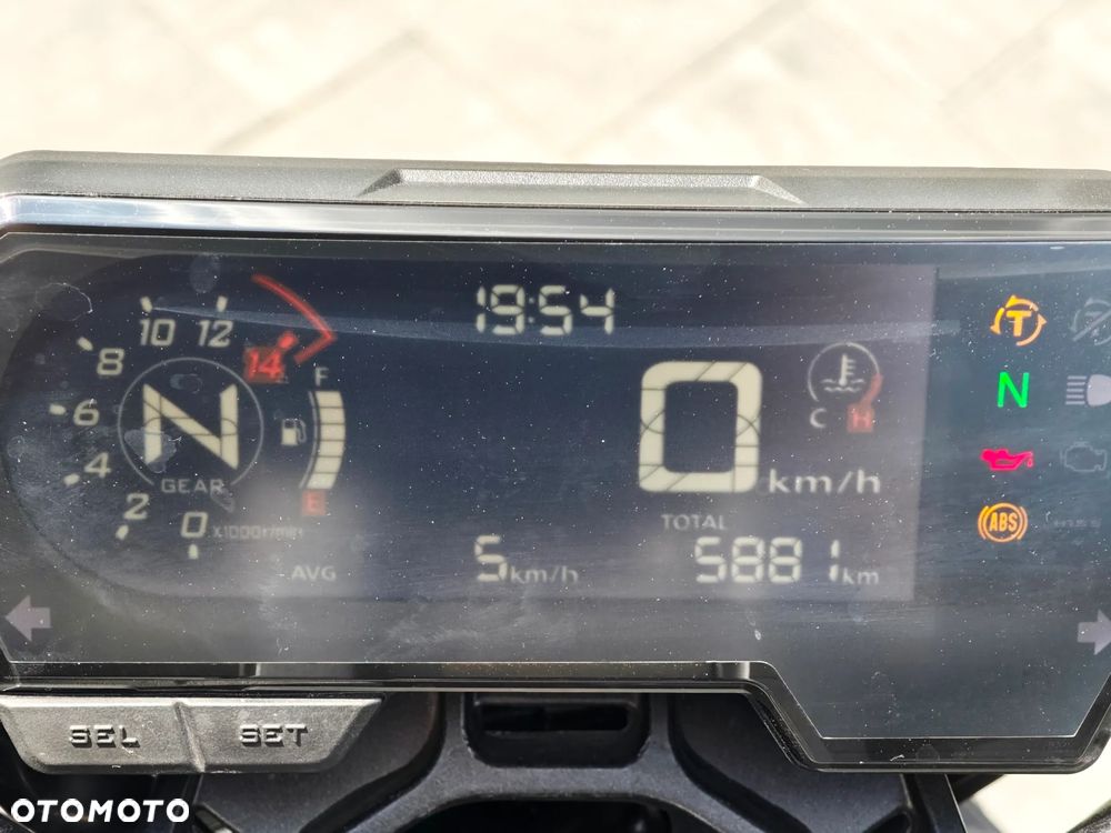 Honda CB - 38