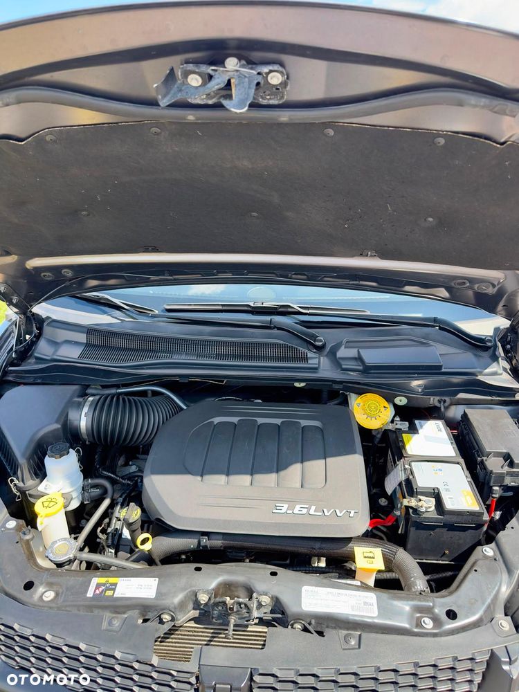 Dodge Grand Caravan 3.6 R/T - 26