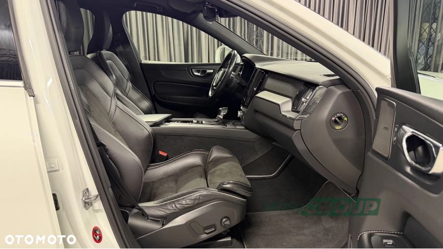 Volvo XC 60 D4 AWD Geartronic RDesign - 11