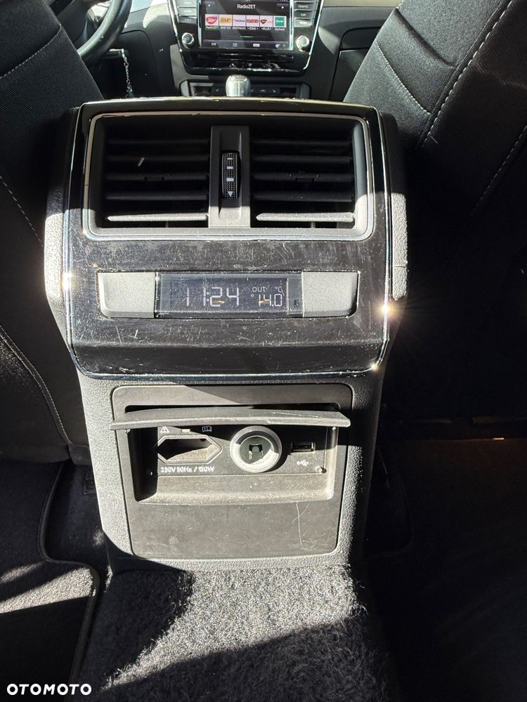 Skoda Superb 2.0 TDI DSG Premium Edition - 11
