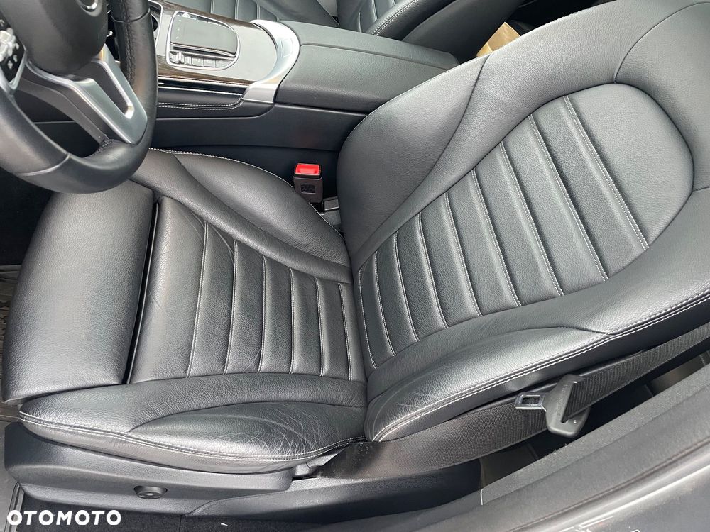 Mercedes-Benz GLC 300 4Matic 9G-TRONIC Exclusive - 30