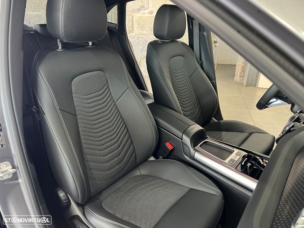 Mercedes-Benz EQA 250+ Edition — fotografia 17