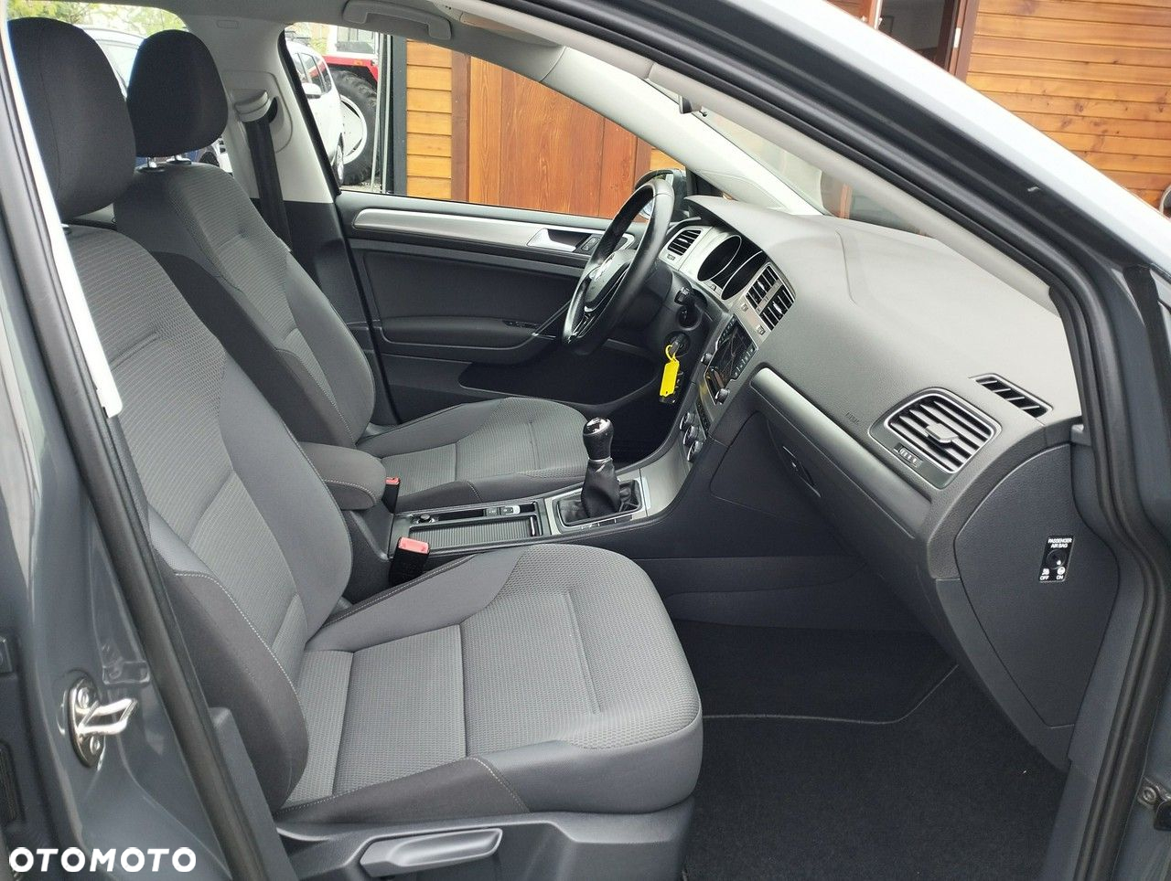 Volkswagen Golf 1.6 TDI BlueMotion Technology Comfortline - 18