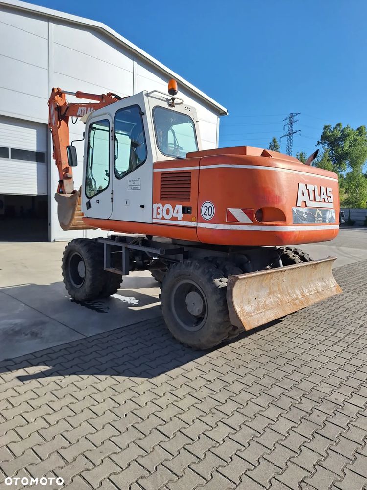 Atlas 1304 - 4