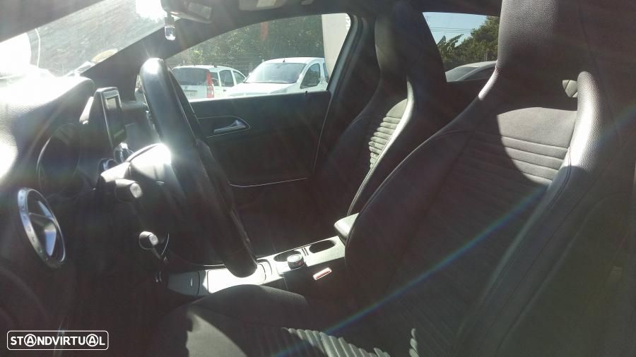 Mercedes-Benz GLA 220 CDI 4Matic 7G-DCT AMG Line - 13