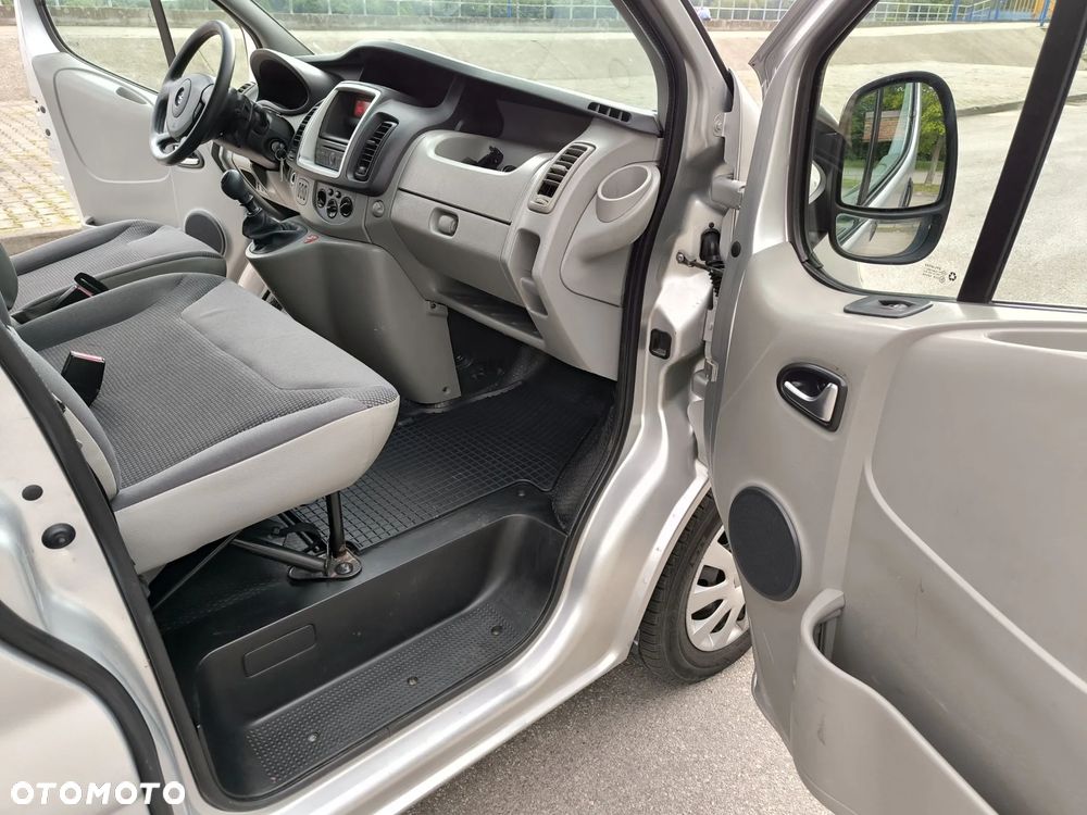 Opel Vivaro L2H1 2.9t - 18