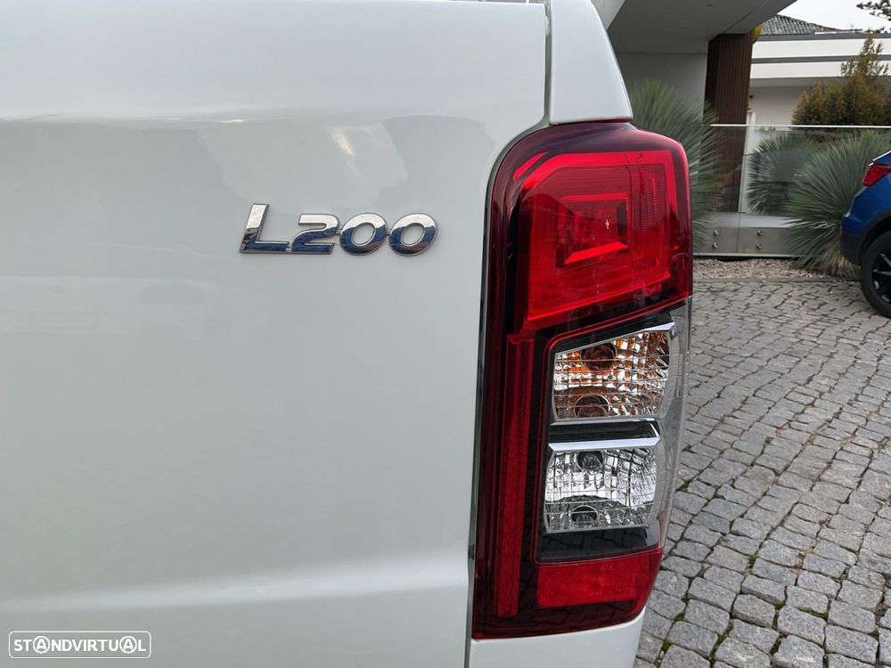 Mitsubishi L200 2.3 DI-D CD Invite Strakar Look 4WD - 17