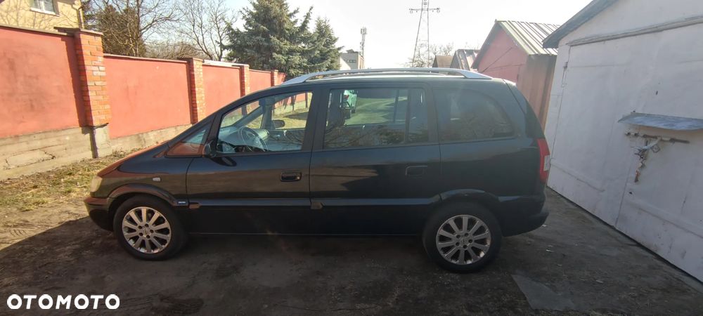 Opel Zafira 1.8 16V Elegance - 11